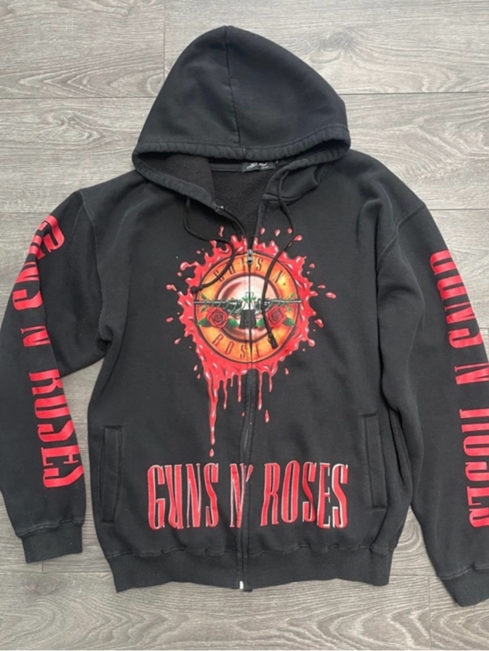 Guns N' Roses Graphic Appetite for Destruction" zip-up hoodie